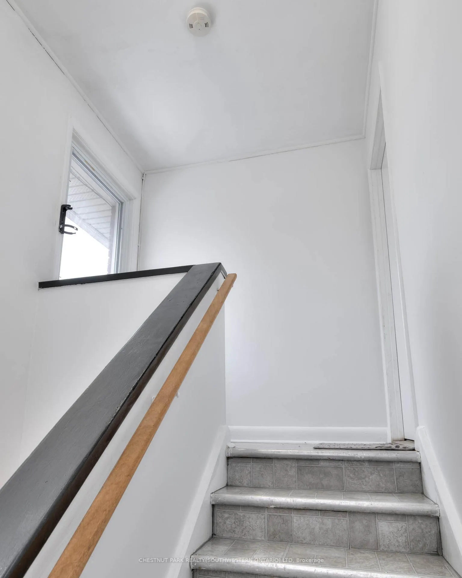 Photo 4 of 524 Krug Street, Kitchener — HOMEH