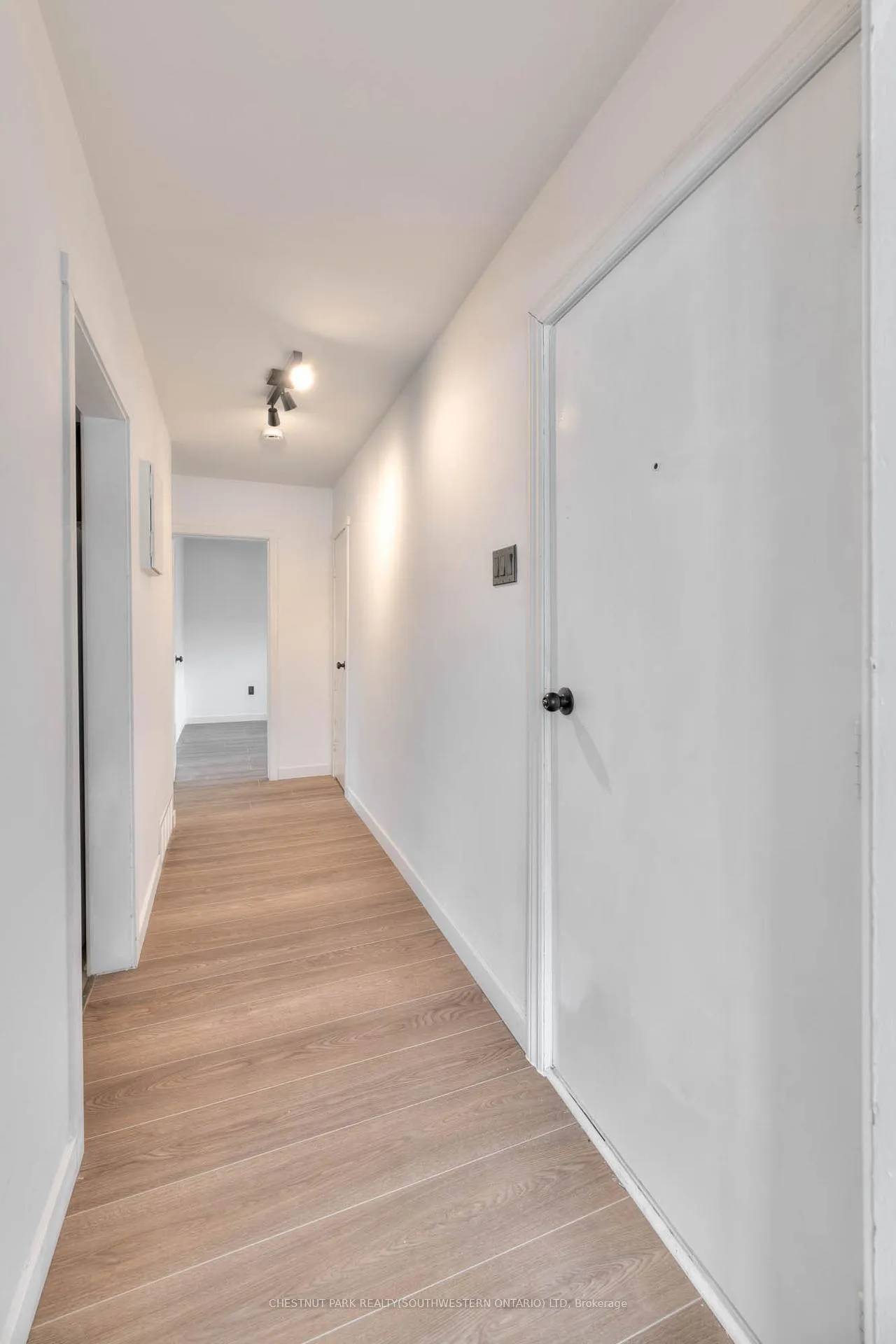 Photo 8 of 524 Krug Street, Kitchener — HOMEH