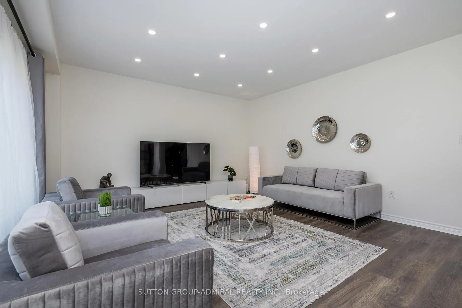 Photo 3 of 19 Bobolink Drive, Wasaga Beach — HOMEH