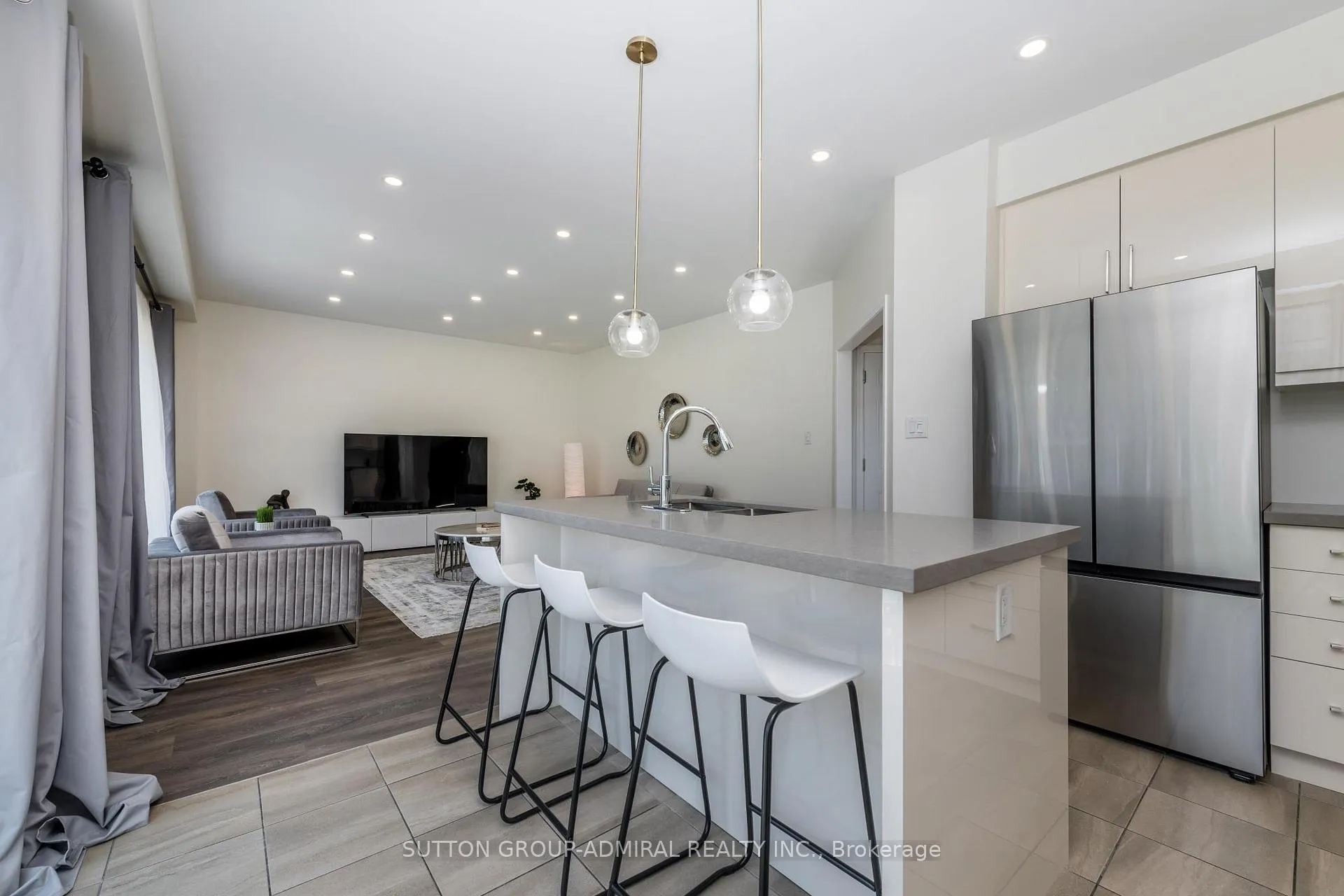 Photo 6 of 19 Bobolink Drive, Wasaga Beach — HOMEH