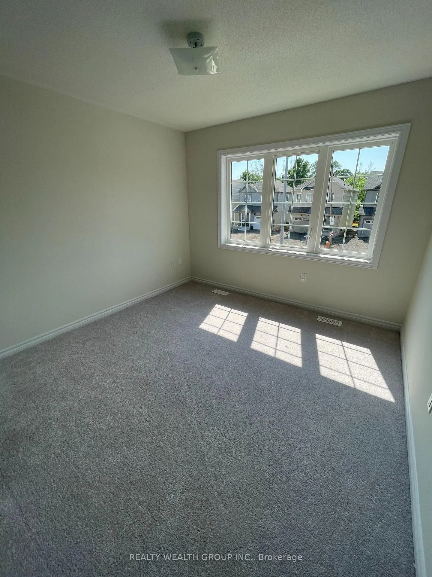 Photo 9 of 26 Tumblewood Place, Welland, Dain City — HOMEH