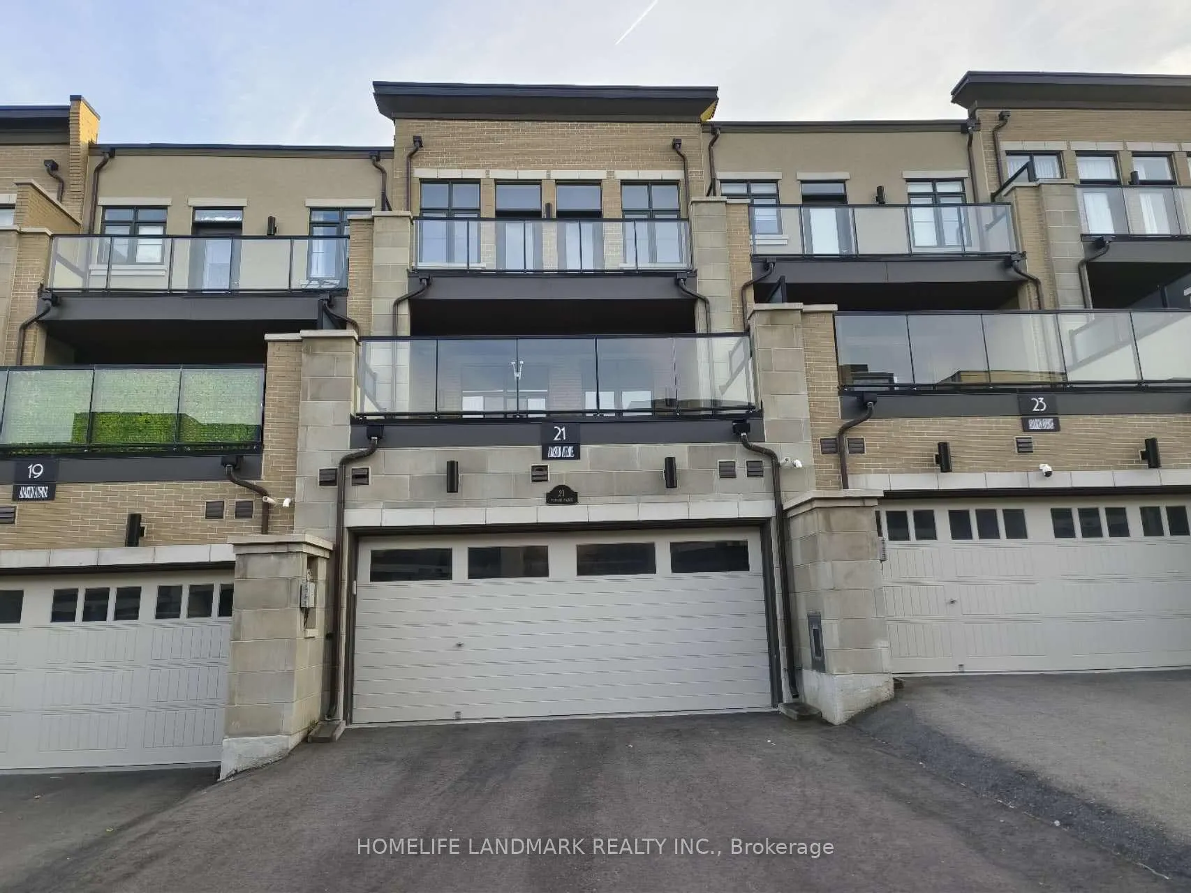 Photo 9 of 21 Adaskin Avenue, Vaughan, Patterson — HOMEH