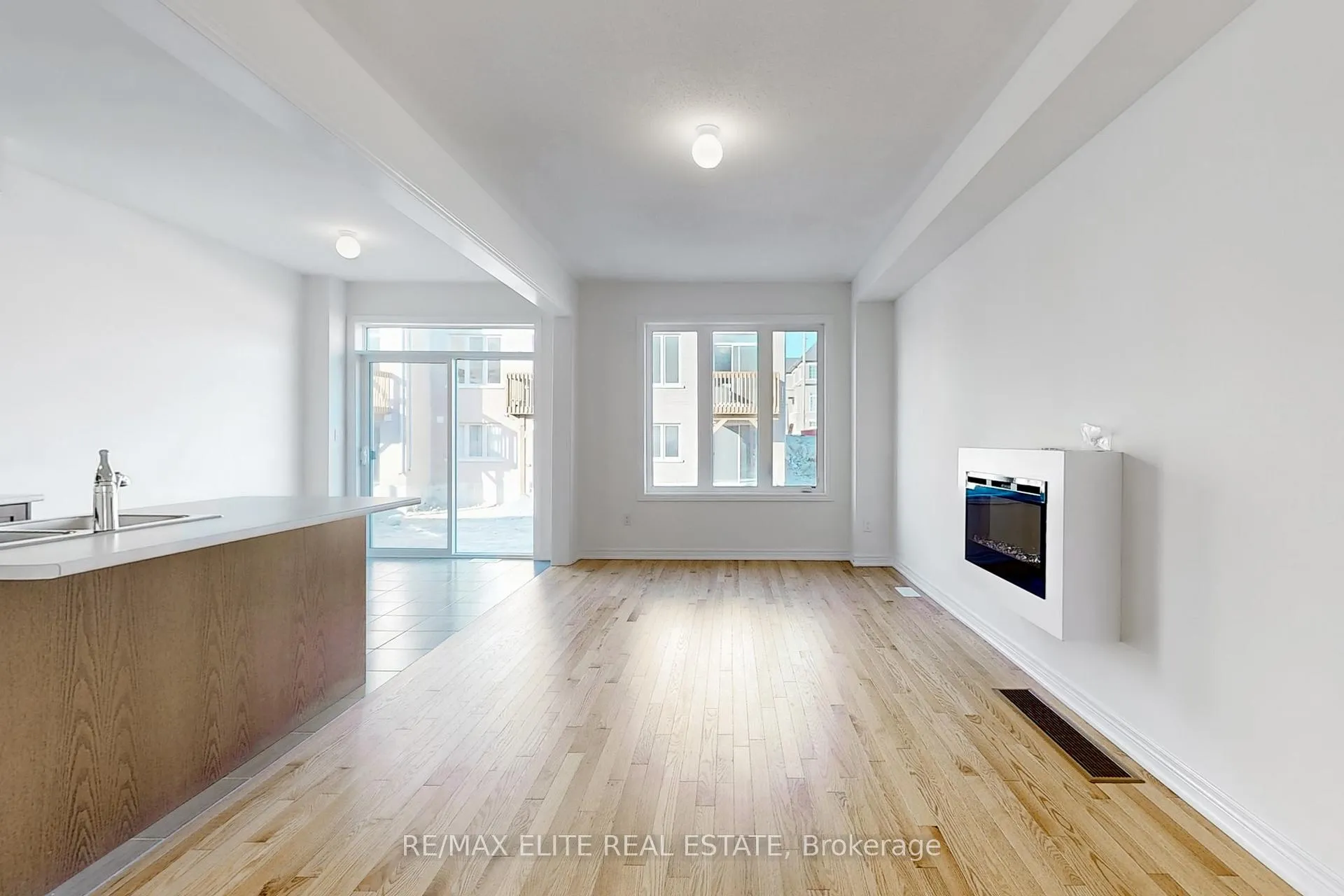 Photo 6 of 1012 Crowsnest Hollow, Pickering, Rural Pickering — HOMEH