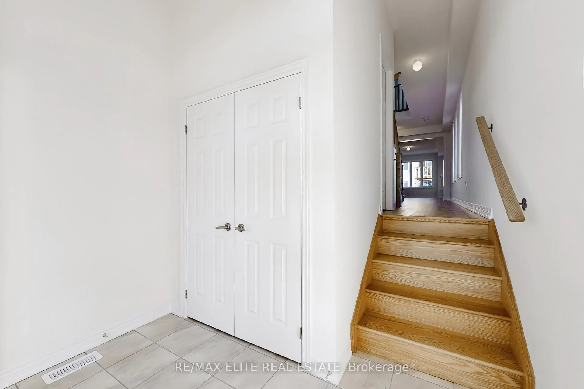 Photo 15 of 1012 Crowsnest Hollow, Pickering, Rural Pickering — HOMEH