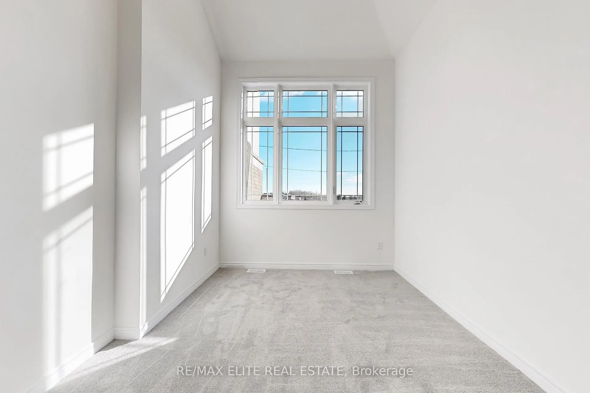 Photo 18 of 1012 Crowsnest Hollow, Pickering, Rural Pickering — HOMEH