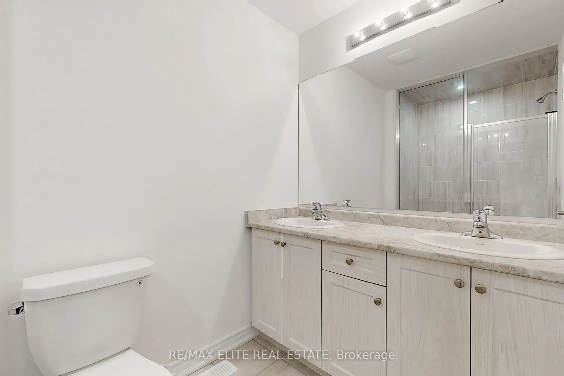 Photo 29 of 1012 Crowsnest Hollow, Pickering, Rural Pickering — HOMEH