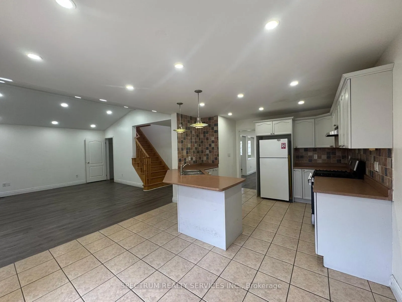 Photo 5 of 1684 Norris Circle, Milton, Beaty — HOMEH