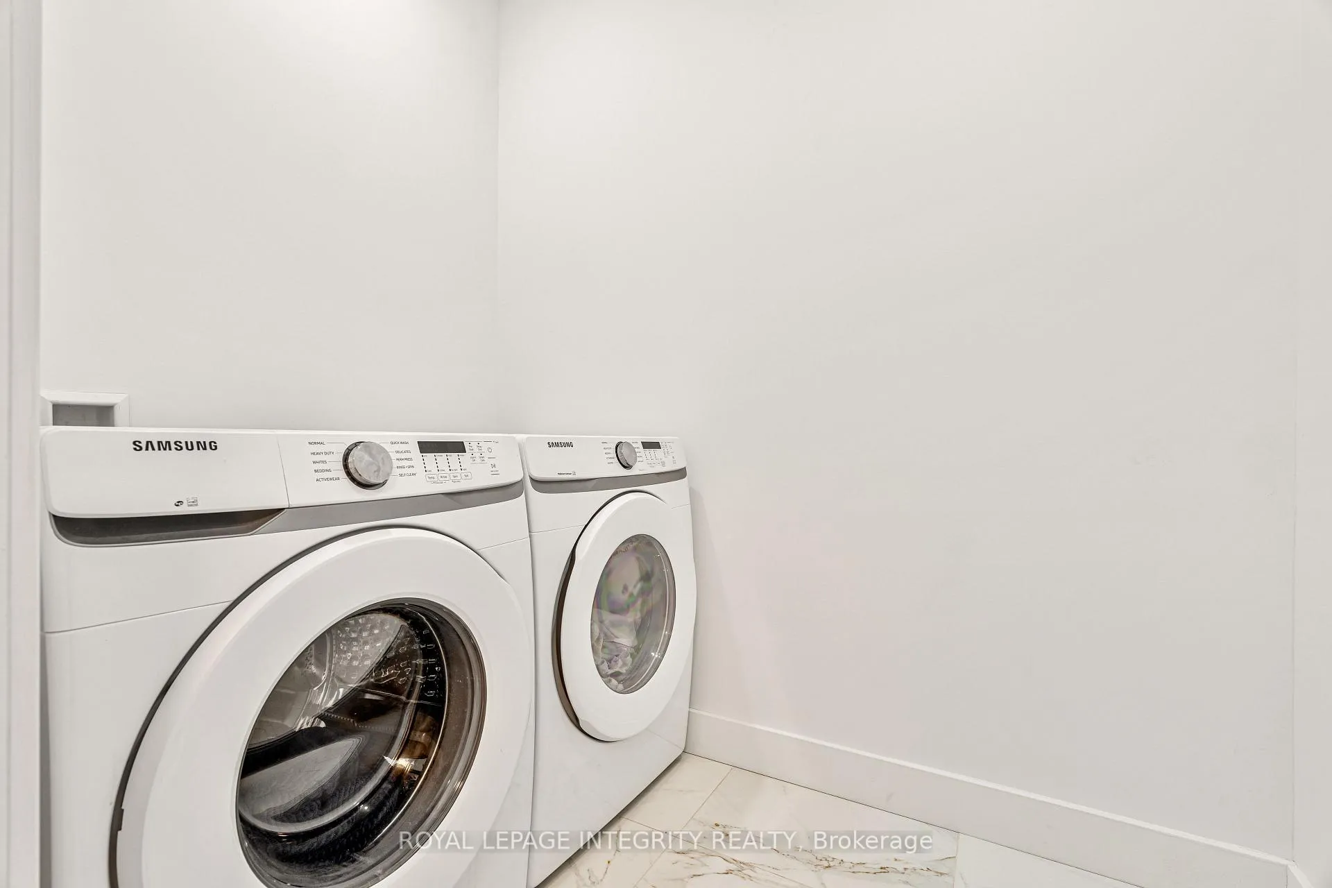 Photo 34 of 266 Currell Avenue, Ottawa, Westboro/Hampton Park — HOMEH