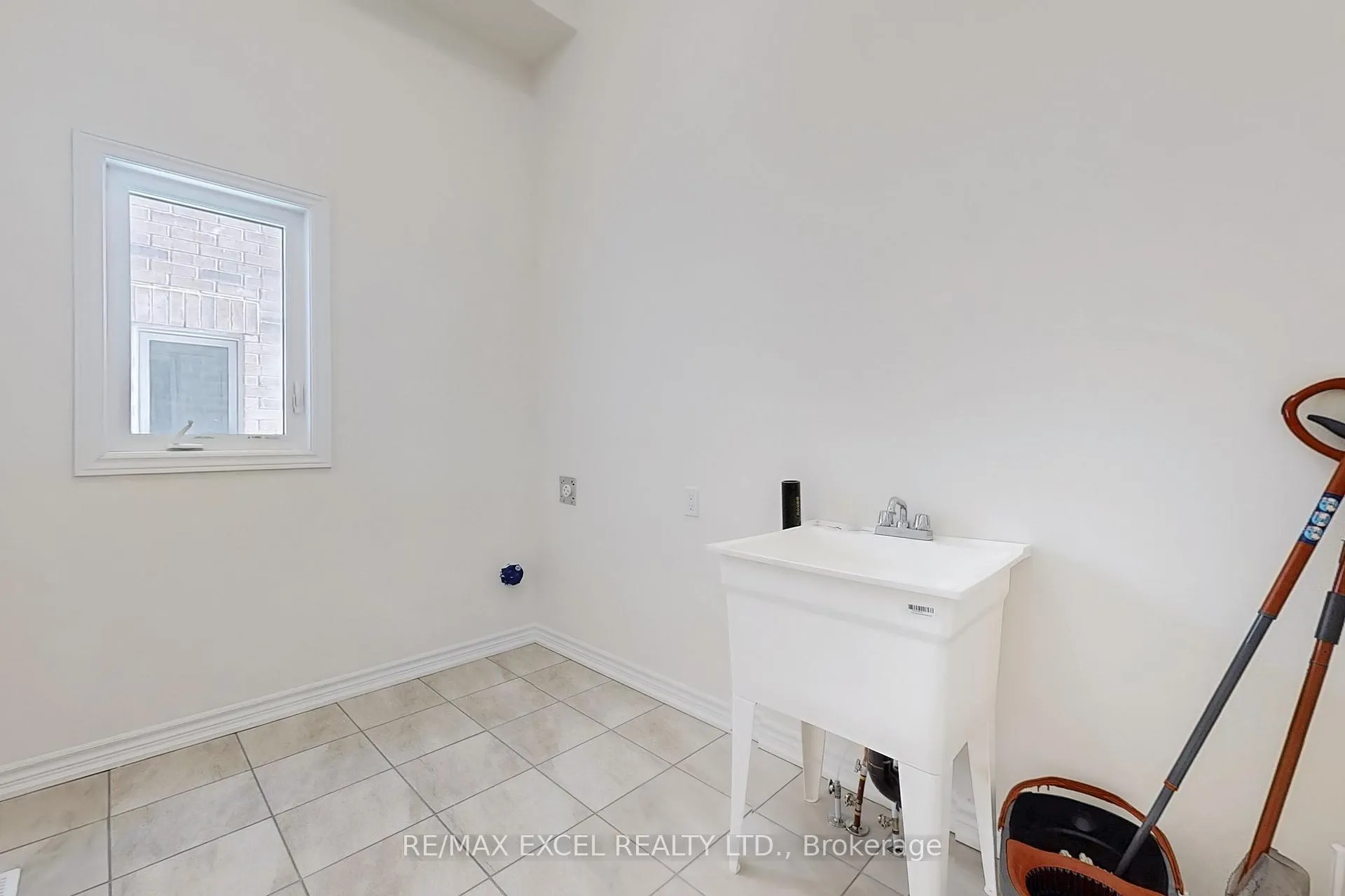 Photo 17 of 26 Raines Road, Scugog, Port Perry — HOMEH