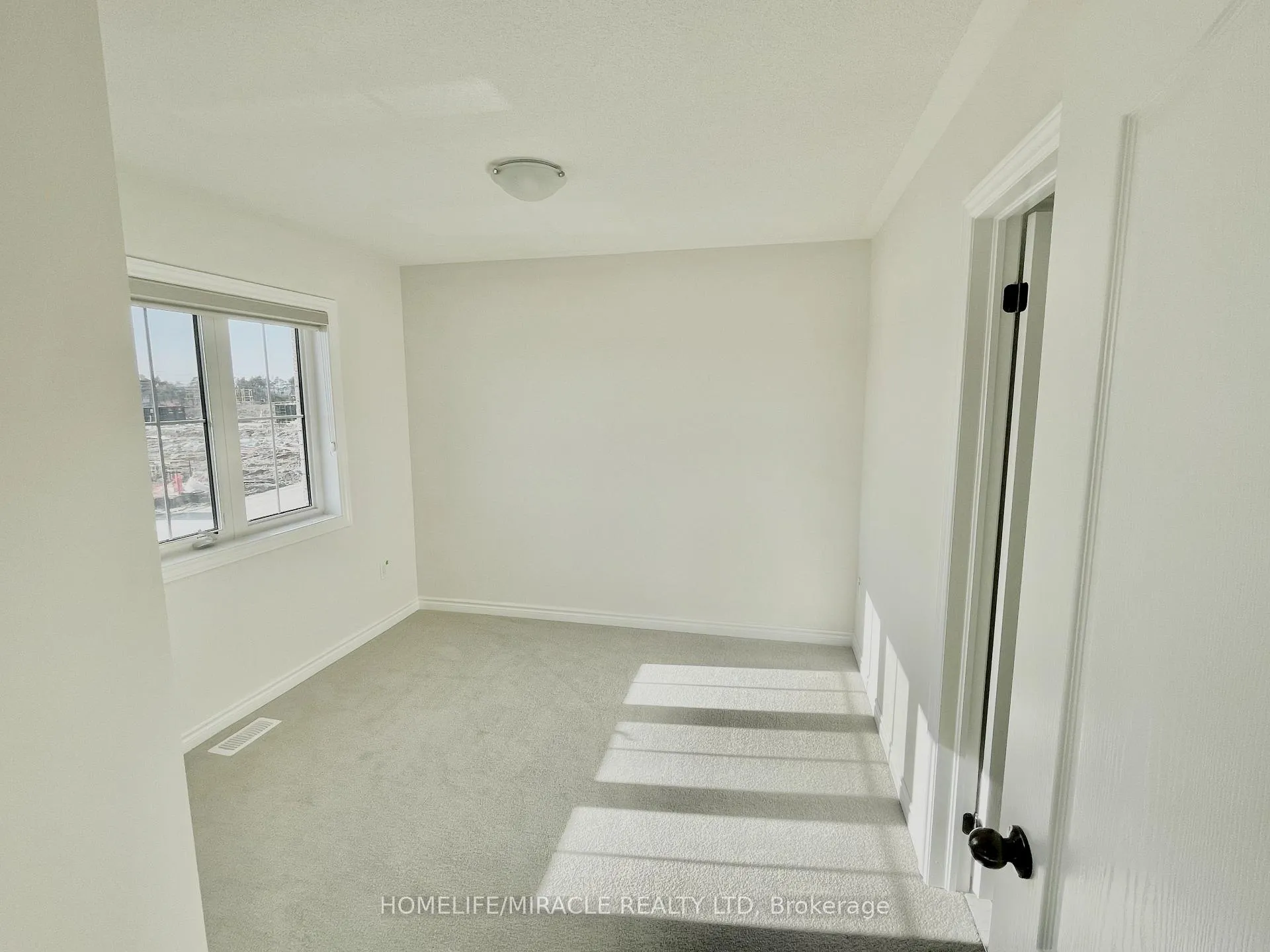 Photo 7 of 45 Lawrence D. Pridham Avenue, New Tecumseth, Alliston — HOMEH