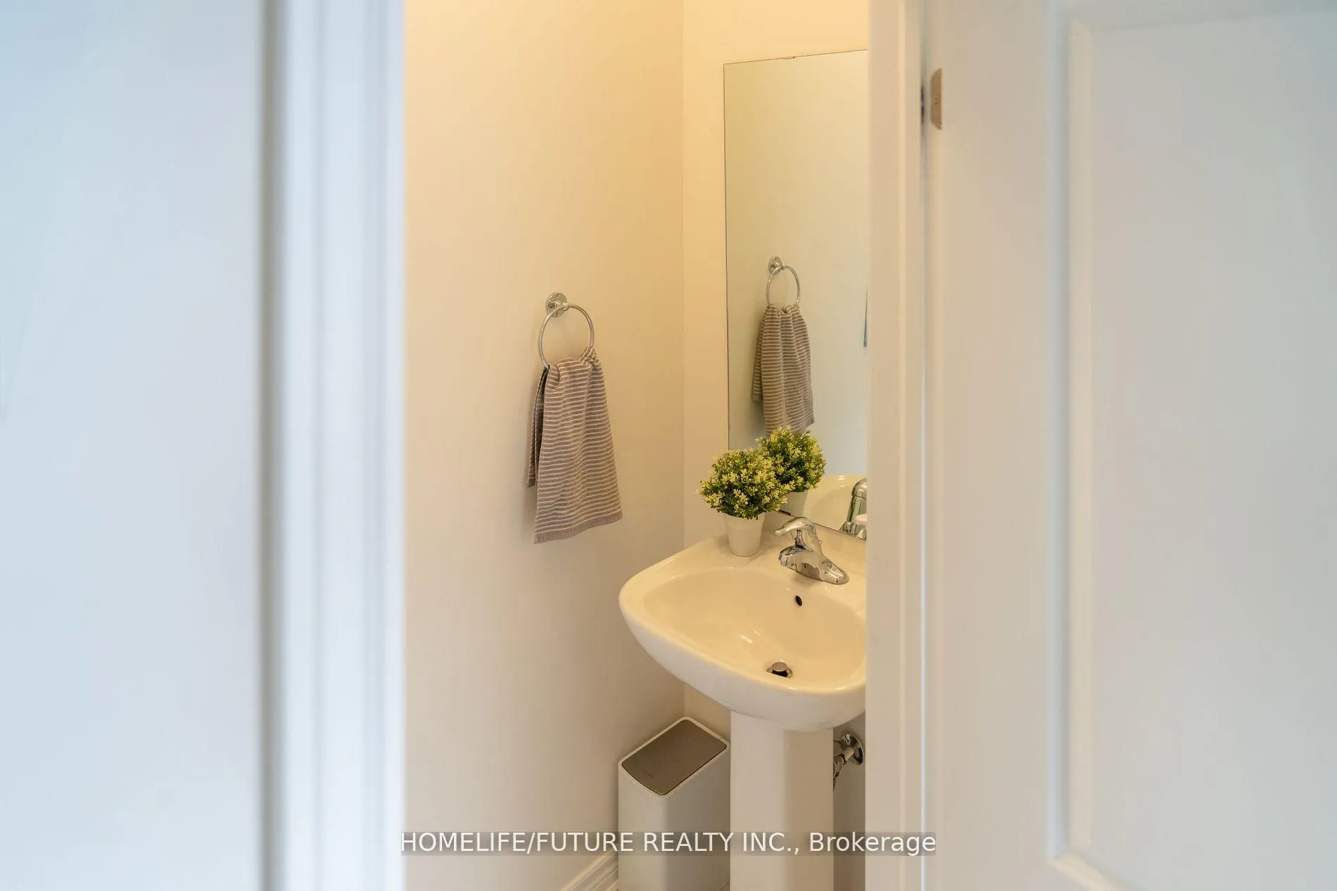 Photo 18 of 188 Coronation Road, Whitby, Rural Whitby — HOMEH