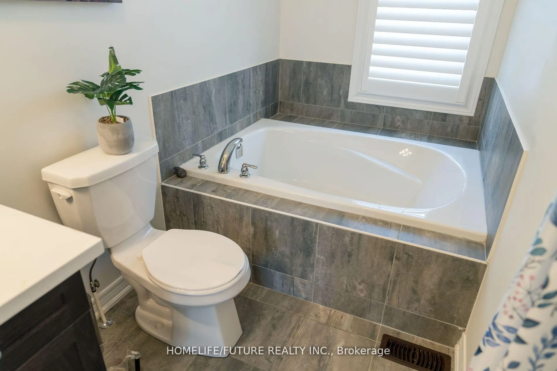 Photo 25 of 188 Coronation Road, Whitby, Rural Whitby — HOMEH