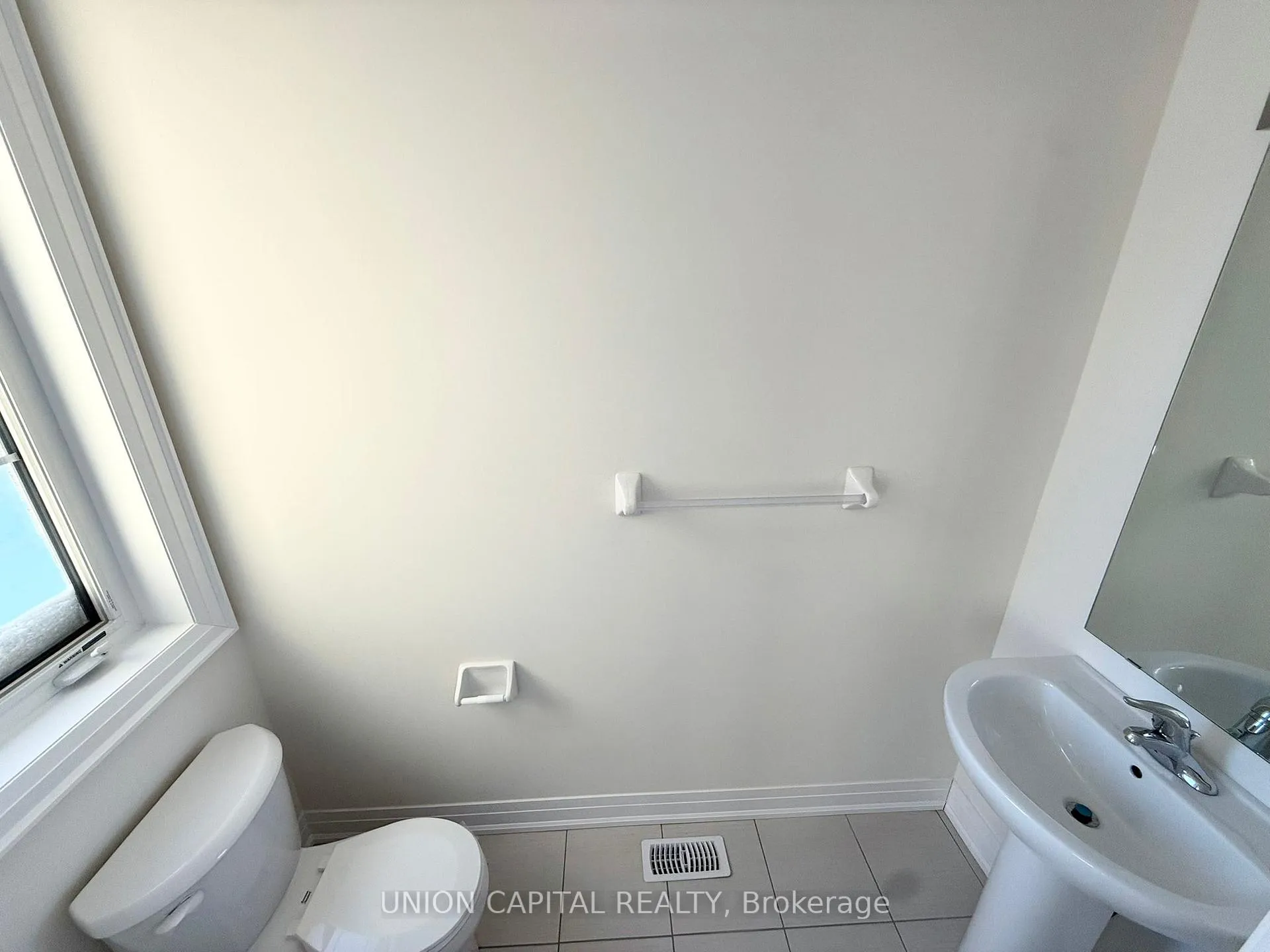 Photo 11 of 40 Mindanao Avenue, Markham, Victoria Manor-Jennings Gate — HOMEH