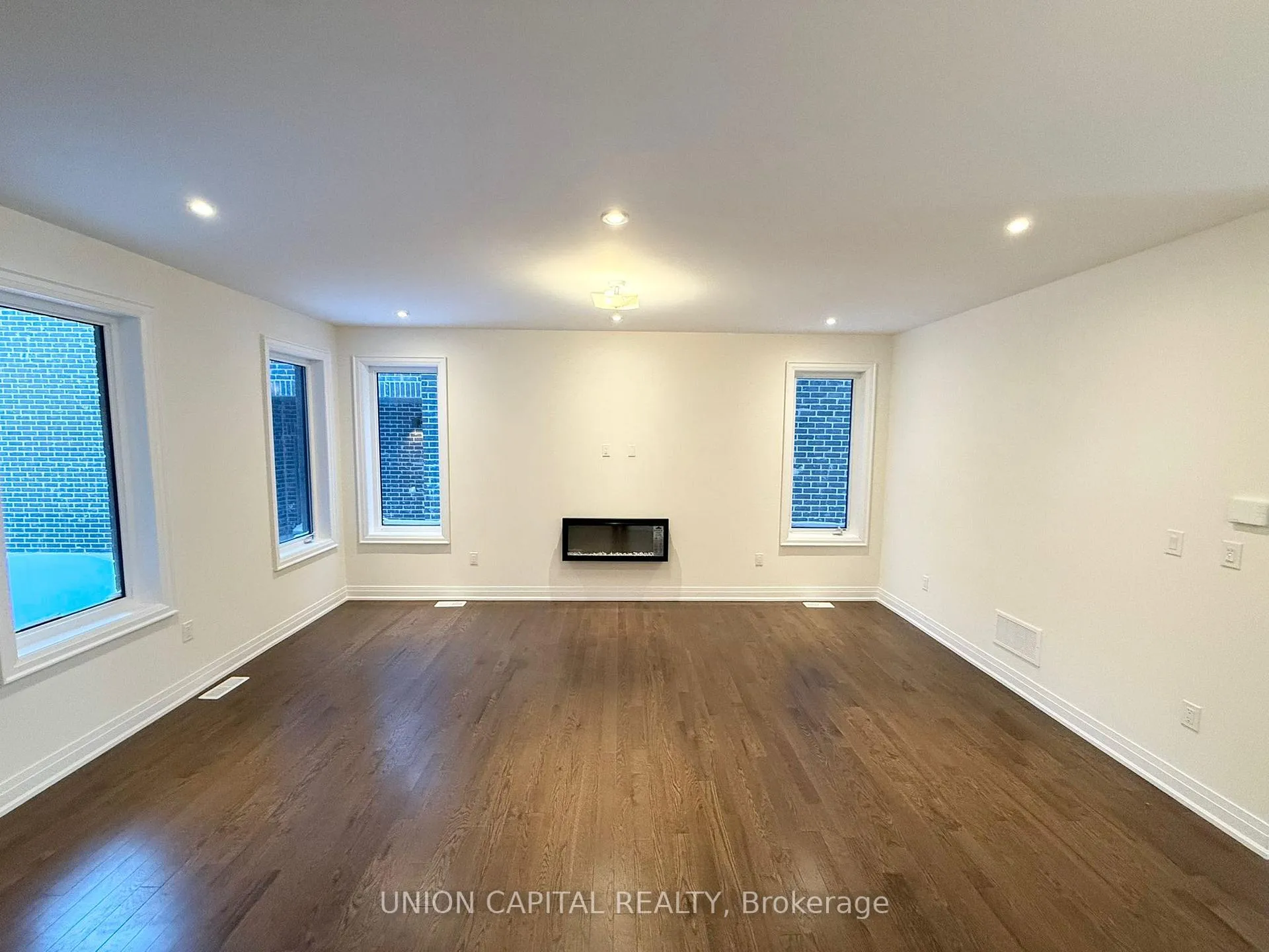 Photo 13 of 40 Mindanao Avenue, Markham, Victoria Manor-Jennings Gate — HOMEH