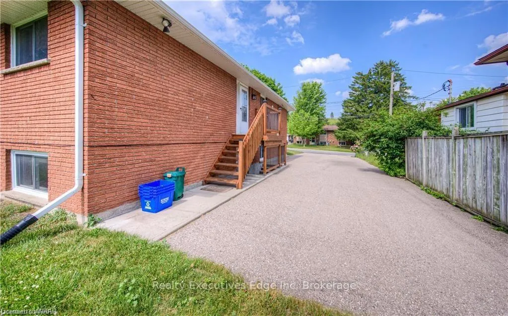 Photo 2 of 62 Scenic Drive, Kitchener, Centreville Chicopee — HOMEH