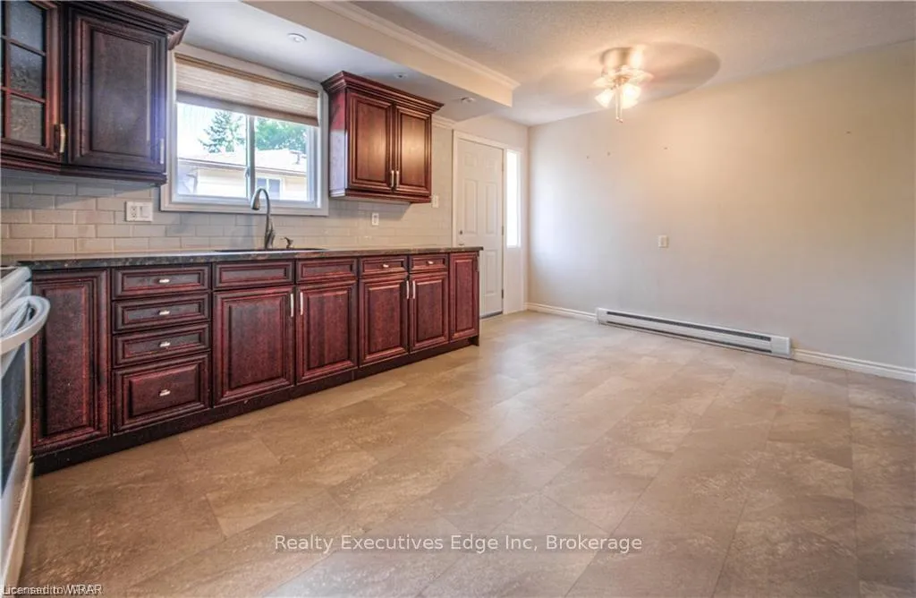 Photo 5 of 62 Scenic Drive, Kitchener, Centreville Chicopee — HOMEH