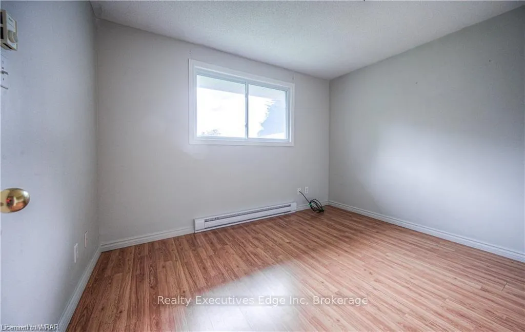 Photo 10 of 62 Scenic Drive, Kitchener, Centreville Chicopee — HOMEH