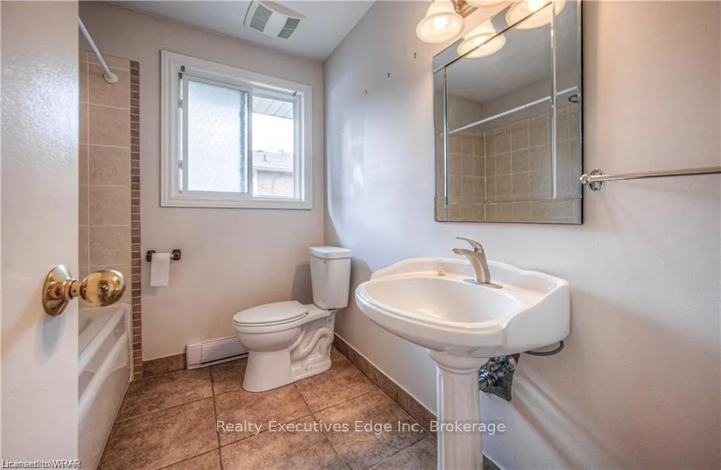 Photo 12 of 62 Scenic Drive, Kitchener, Centreville Chicopee — HOMEH