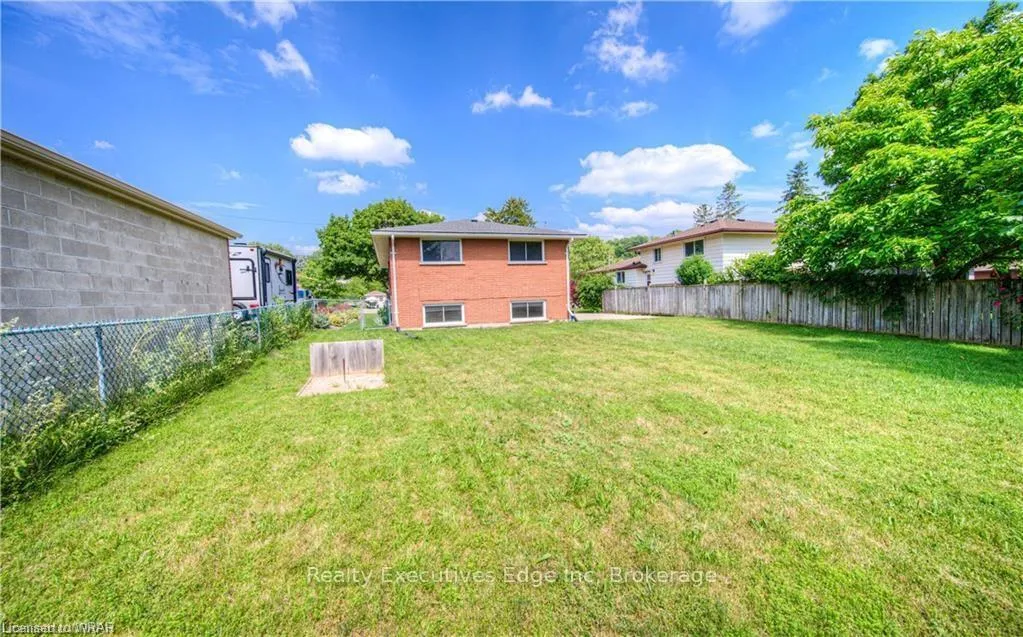 Photo 15 of 62 Scenic Drive, Kitchener, Centreville Chicopee — HOMEH