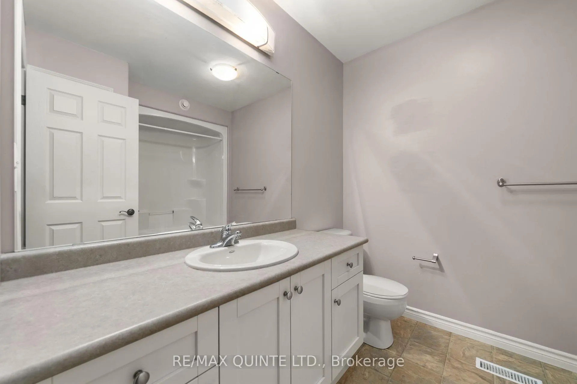 Photo 19 of 31 Sarah Court, Belleville, Belleville Ward — HOMEH
