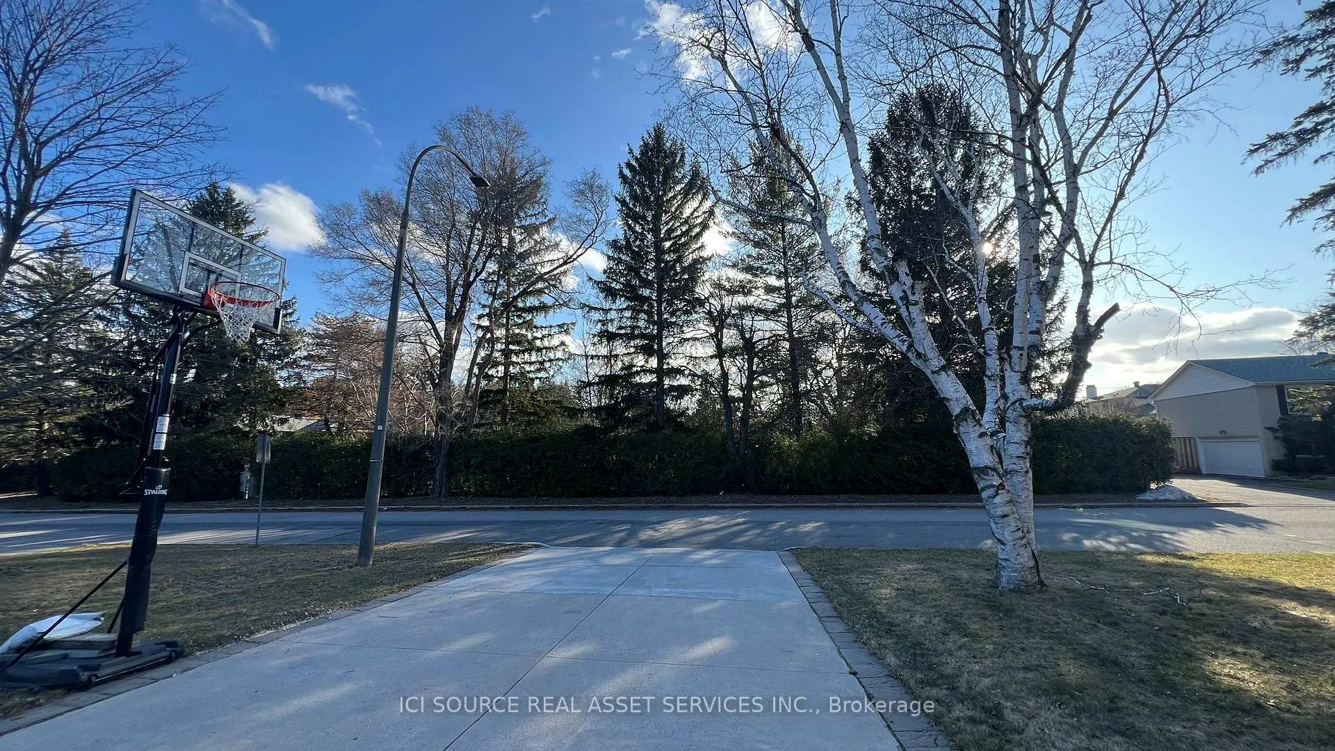 Photo 2 of 70 Poinsetta Drive, Markham, Bayview Glen — HOMEH