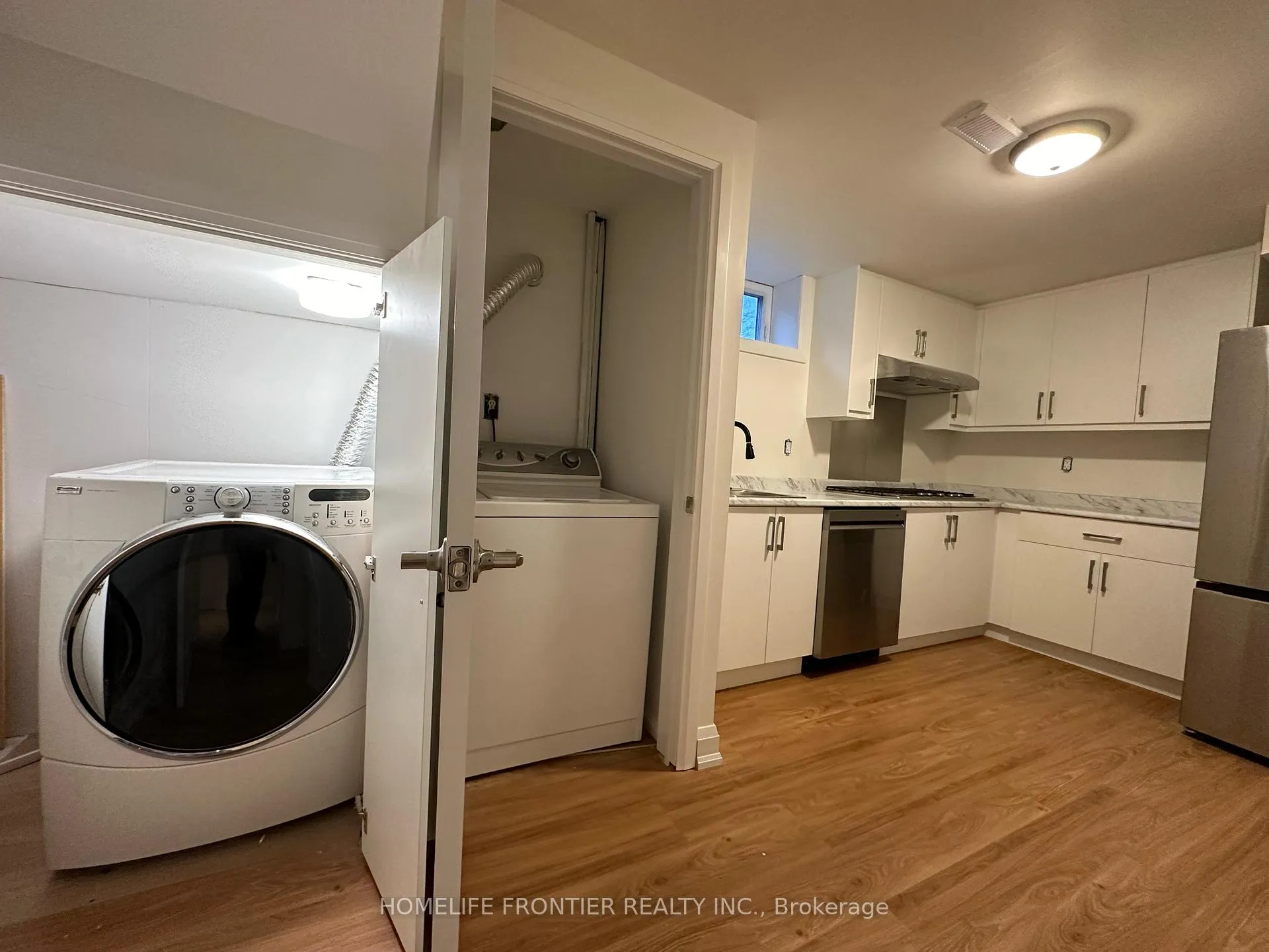 Photo 8 of 59 Tecumseh Drive, Aurora, Aurora Heights — HOMEH
