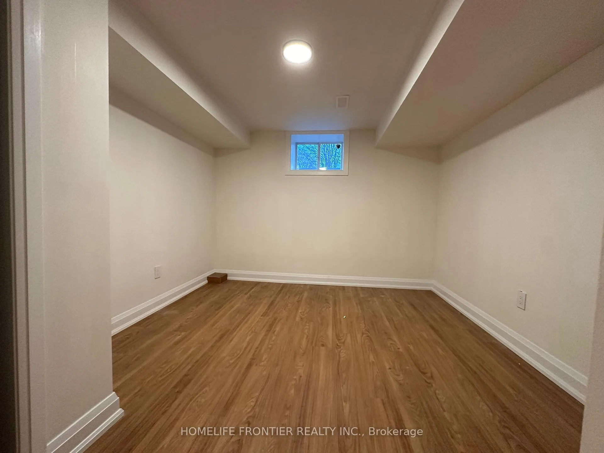 Photo 9 of 59 Tecumseh Drive, Aurora, Aurora Heights — HOMEH