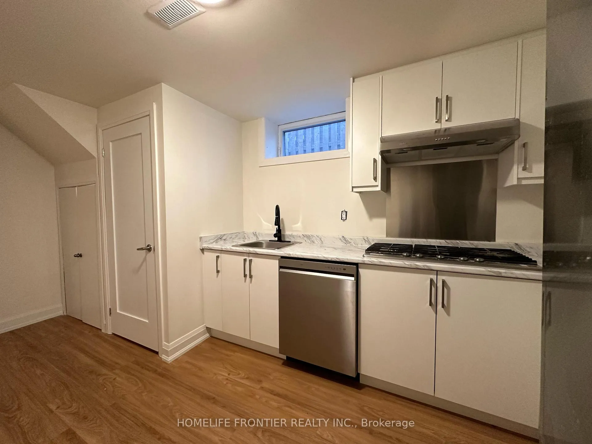 Photo 16 of 59 Tecumseh Drive, Aurora, Aurora Heights — HOMEH