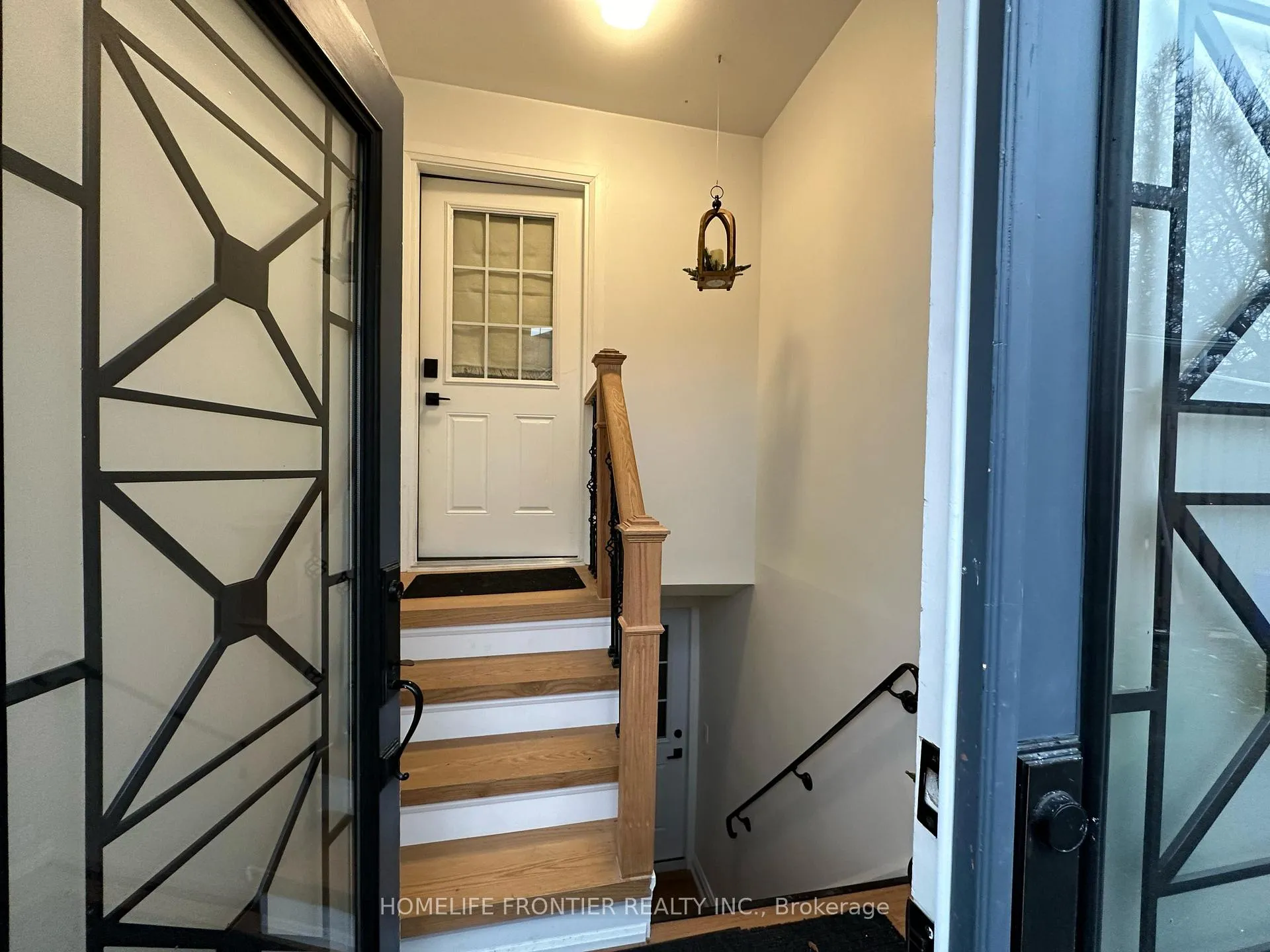 Photo 19 of 59 Tecumseh Drive, Aurora, Aurora Heights — HOMEH
