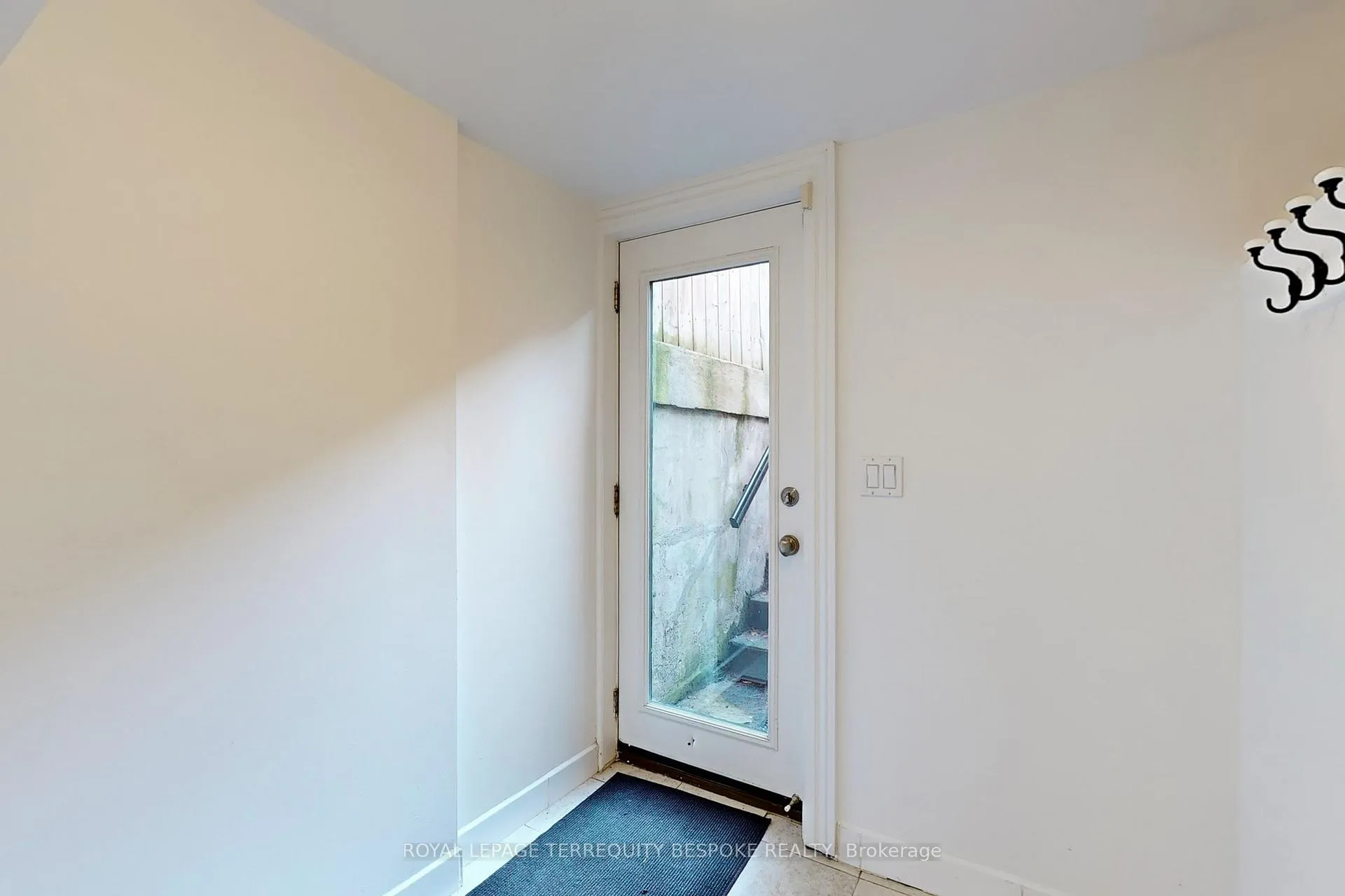Photo 4 of Unit bsmt, 196 Crawford Street, Toronto, Trinity-Bellwoods — HOMEH