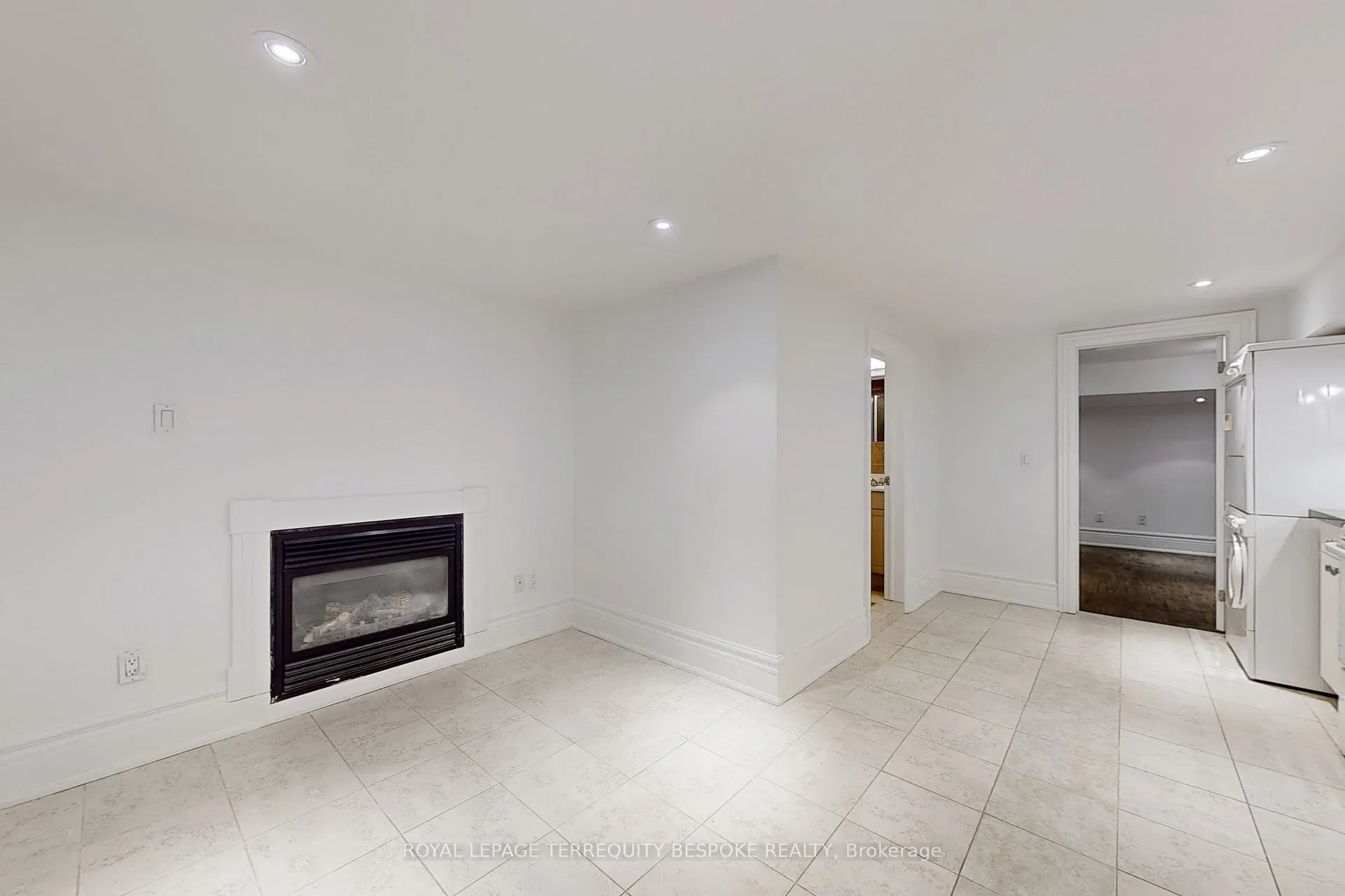 Photo 9 of Unit bsmt, 196 Crawford Street, Toronto, Trinity-Bellwoods — HOMEH