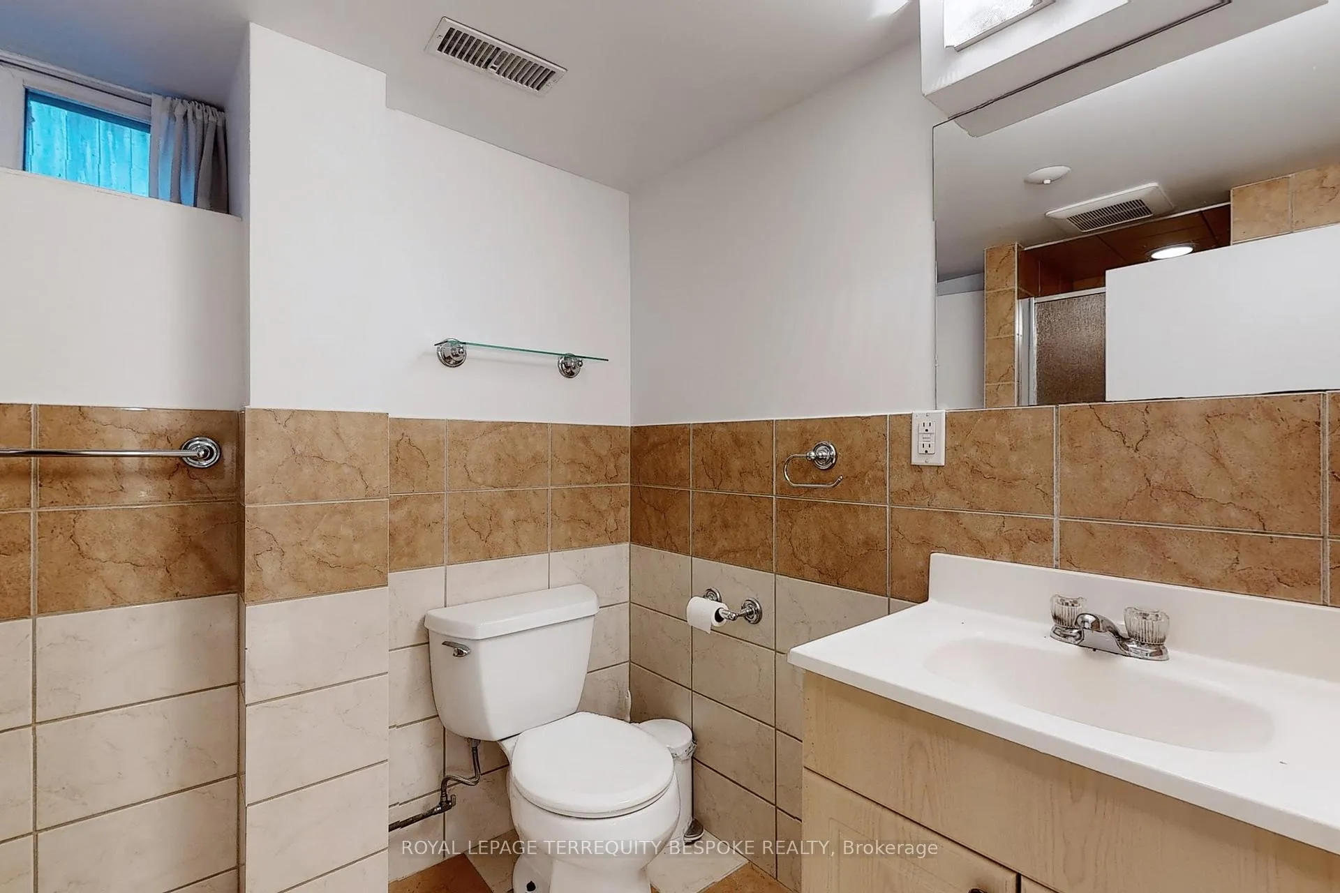 Photo 15 of Unit bsmt, 196 Crawford Street, Toronto, Trinity-Bellwoods — HOMEH