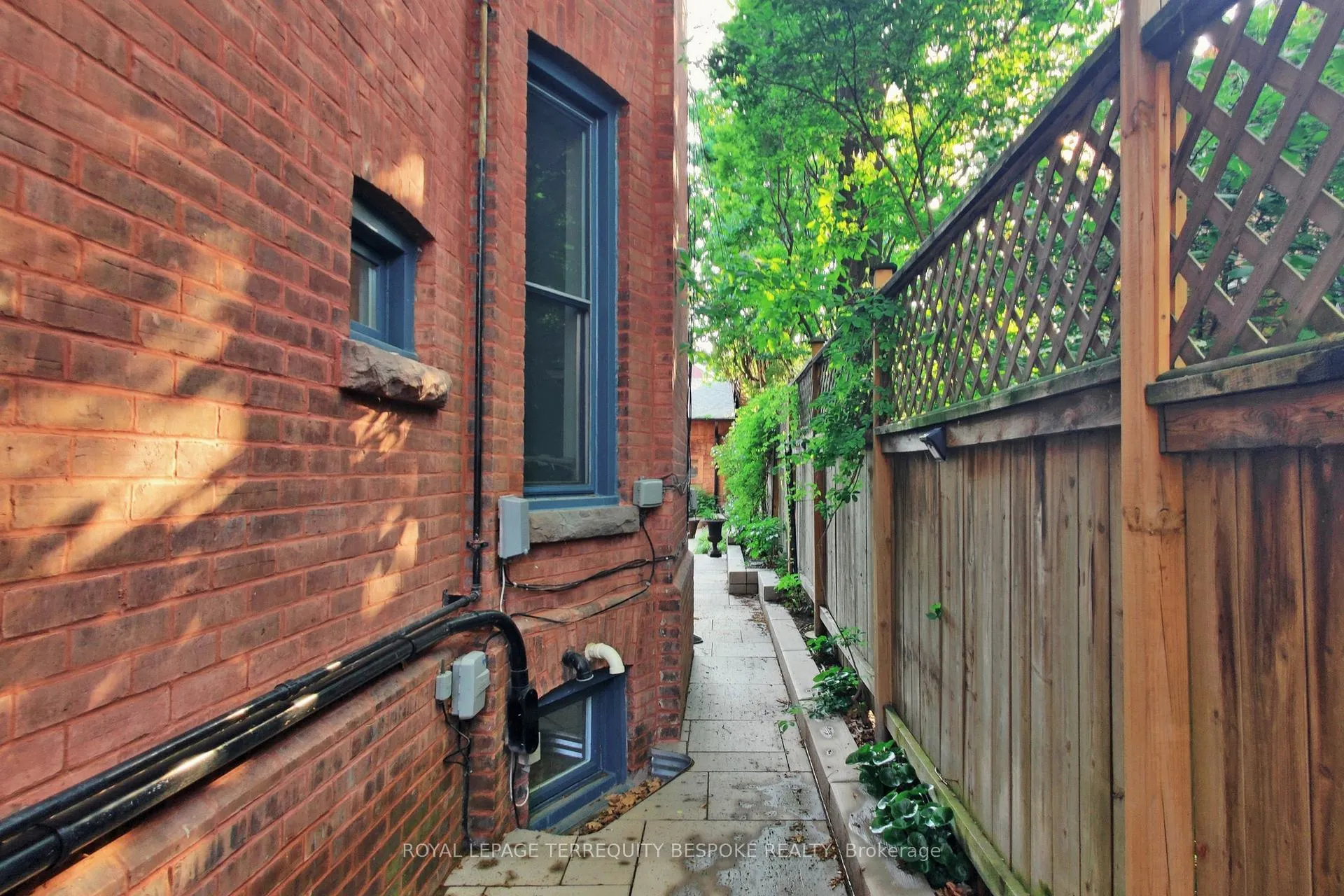 Photo 23 of Unit bsmt, 196 Crawford Street, Toronto, Trinity-Bellwoods — HOMEH