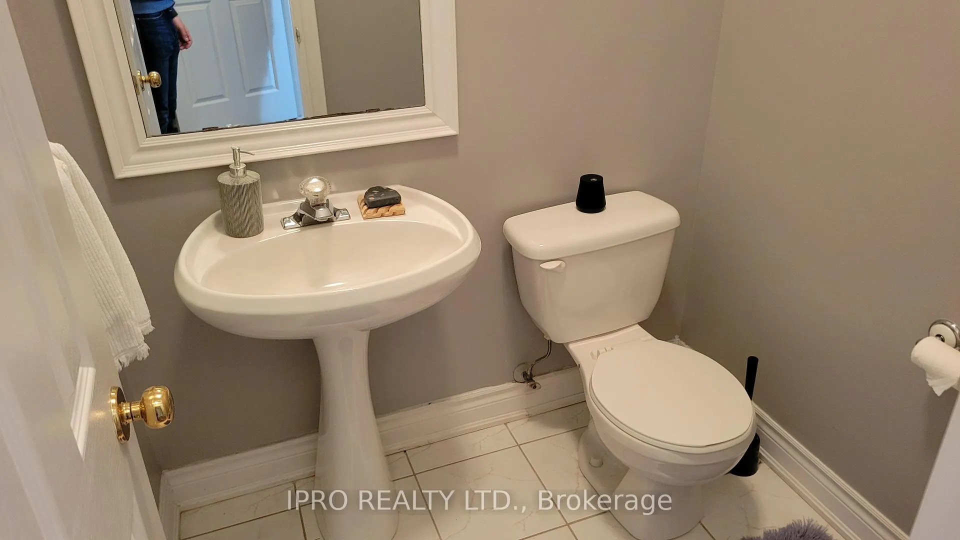 Photo 10 of 70 Ochalski Road, Aurora, Bayview Wellington — HOMEH