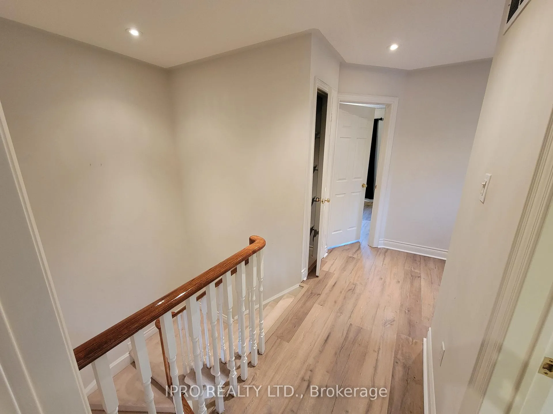 Photo 11 of 70 Ochalski Road, Aurora, Bayview Wellington — HOMEH