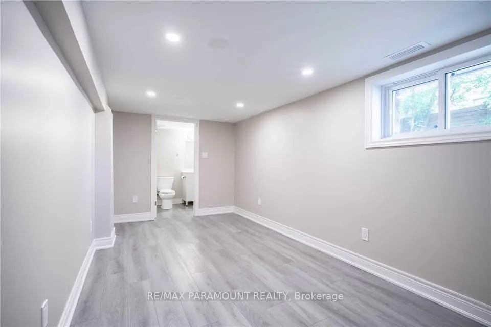 Photo 8 of 192 East 6th Street, Hamilton, Centremount — HOMEH