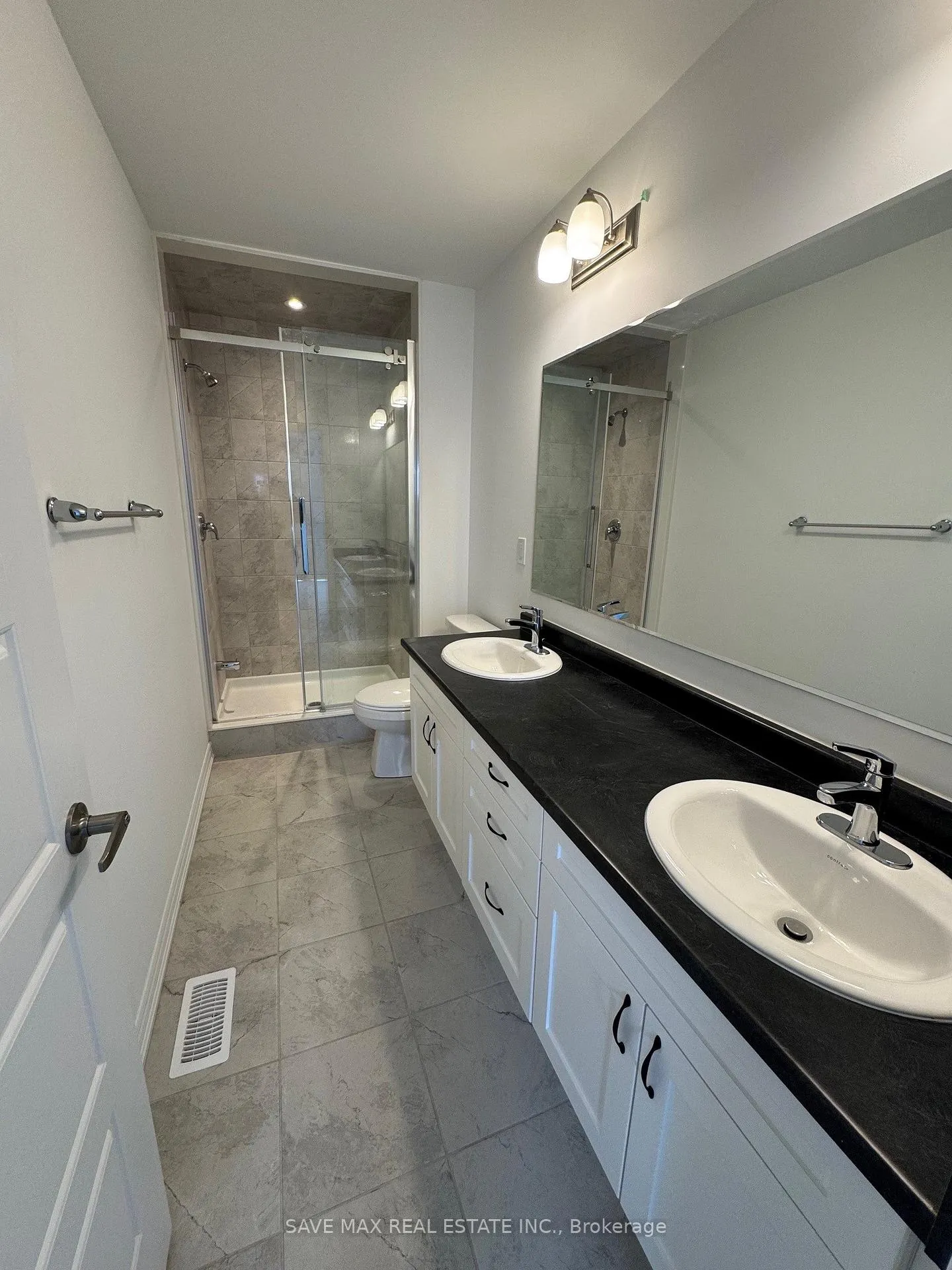 Photo 7 of 115 Forestwalk Street, Kitchener — HOMEH