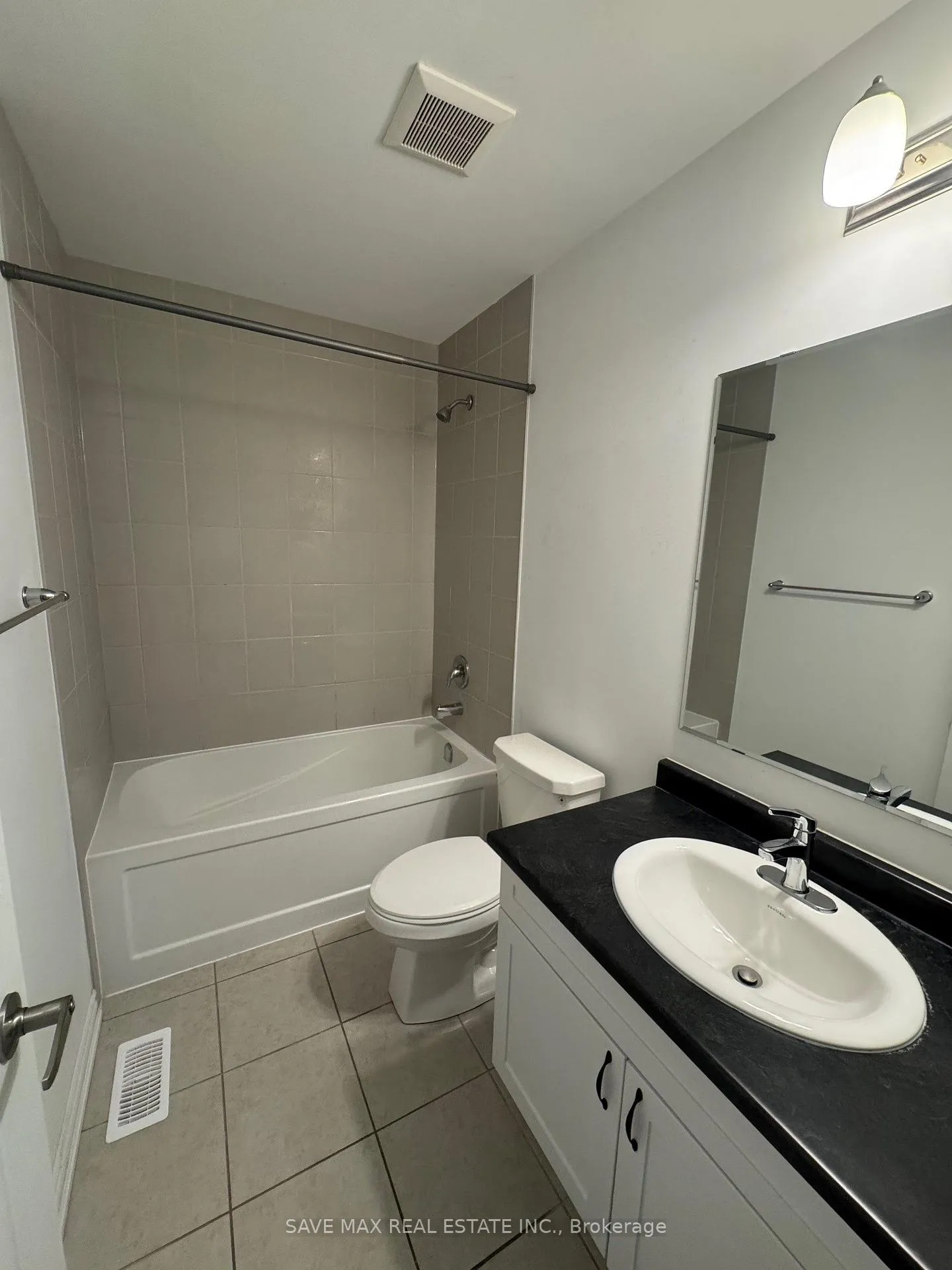 Photo 11 of 115 Forestwalk Street, Kitchener — HOMEH