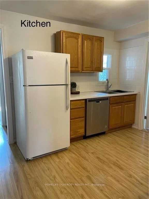 Photo 21 of Unit 3, 214 Mary Street, Hamilton, Hamilton Beach — HOMEH
