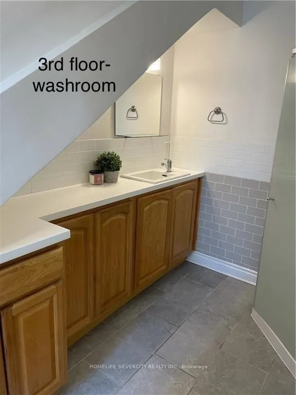 Photo 26 of Unit 3, 214 Mary Street, Hamilton, Hamilton Beach — HOMEH