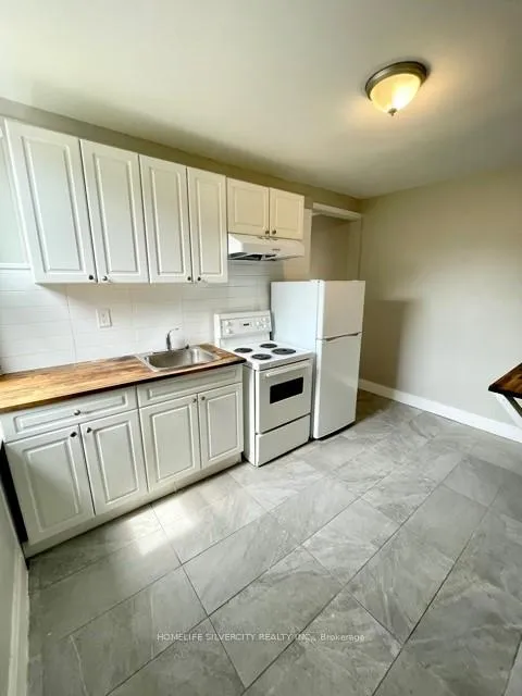Photo 1 of Unit 2, 214 Mary Street, Hamilton, Hamilton Beach — HOMEH