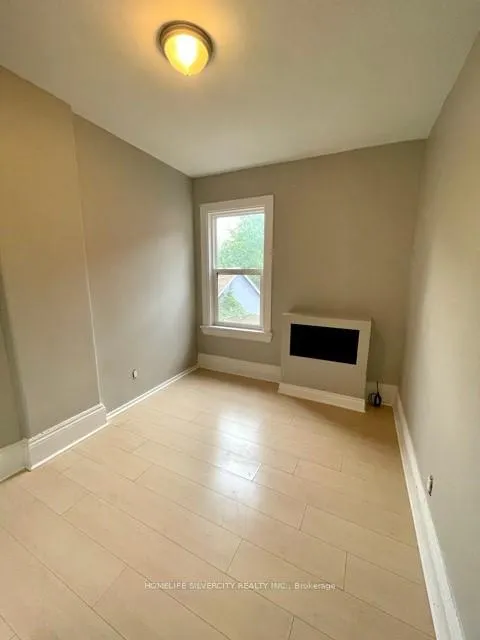 Photo 2 of Unit 2, 214 Mary Street, Hamilton, Hamilton Beach — HOMEH