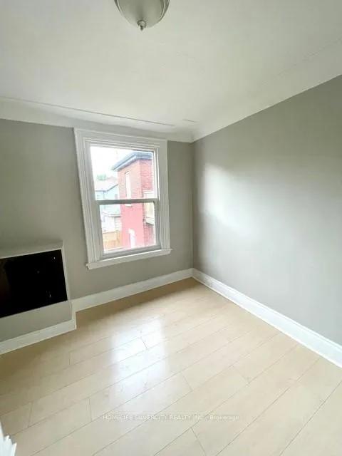 Photo 4 of Unit 2, 214 Mary Street, Hamilton, Hamilton Beach — HOMEH