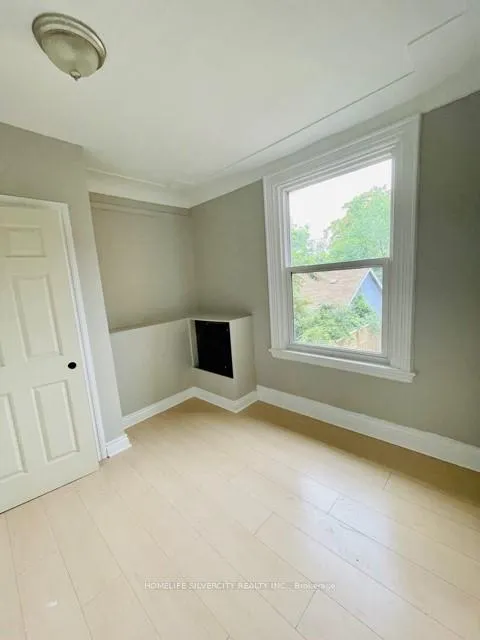Photo 5 of Unit 2, 214 Mary Street, Hamilton, Hamilton Beach — HOMEH