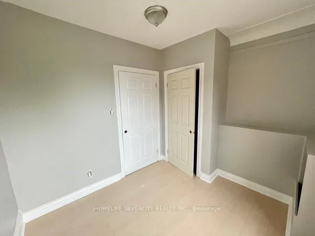 Photo 6 of Unit 2, 214 Mary Street, Hamilton, Hamilton Beach — HOMEH