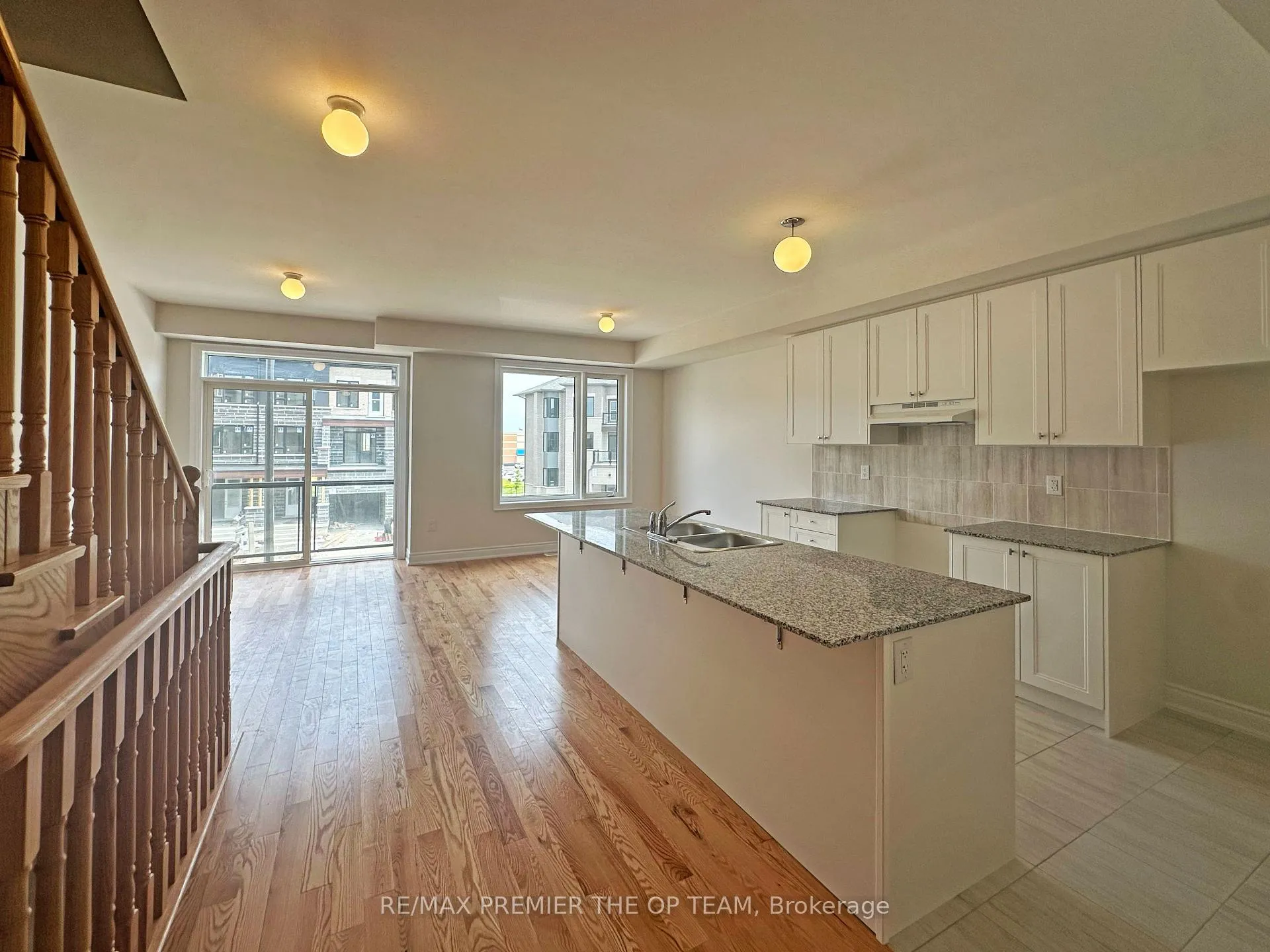 Photo 3 of 120 Tennant Circle, Vaughan, Vellore Village — HOMEH