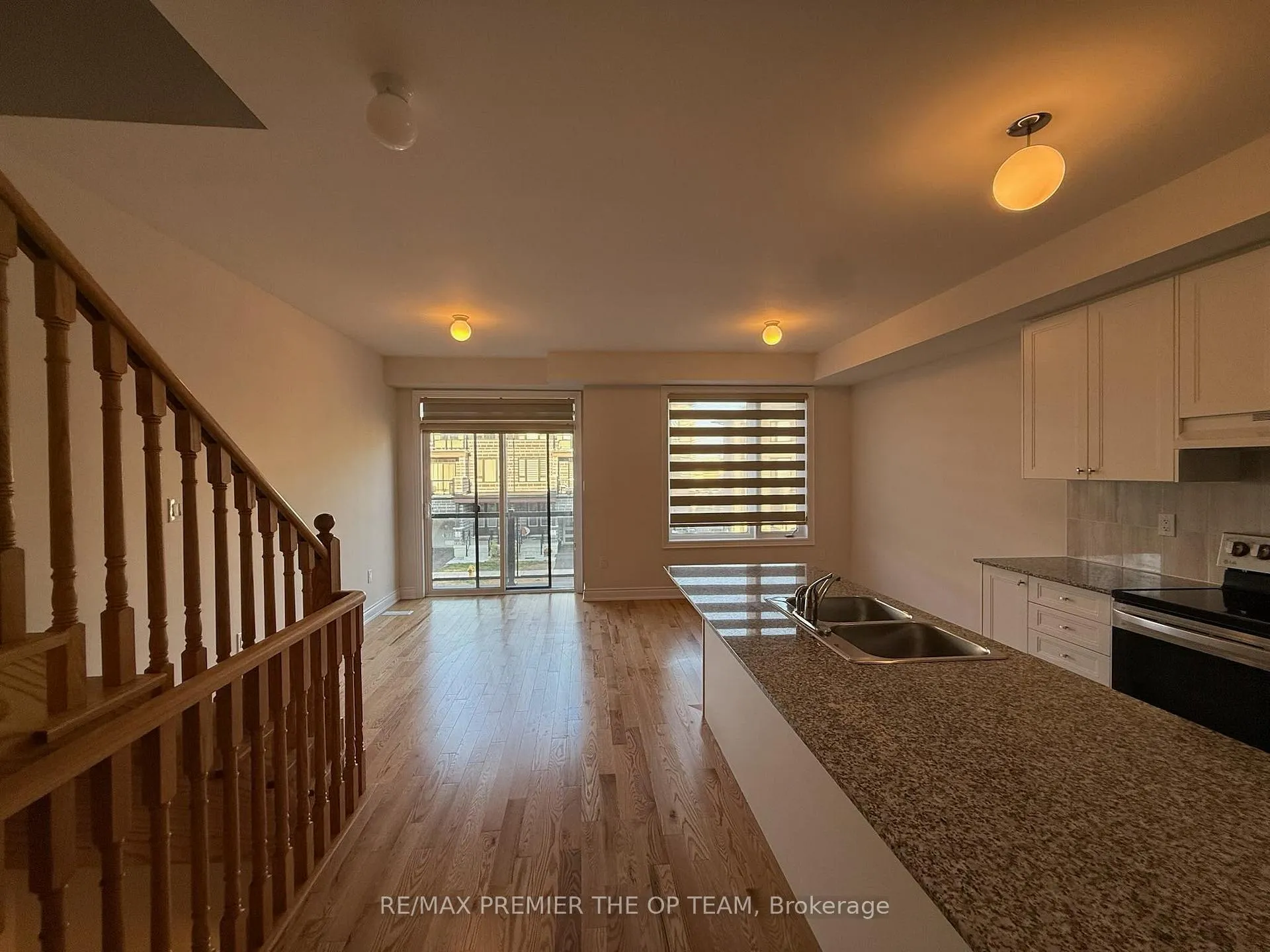 Photo 6 of 120 Tennant Circle, Vaughan, Vellore Village — HOMEH