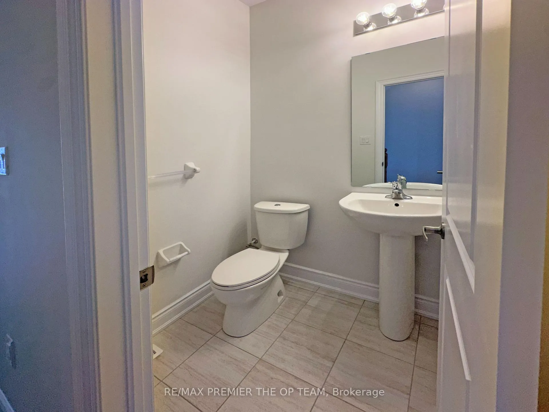 Photo 16 of 120 Tennant Circle, Vaughan, Vellore Village — HOMEH