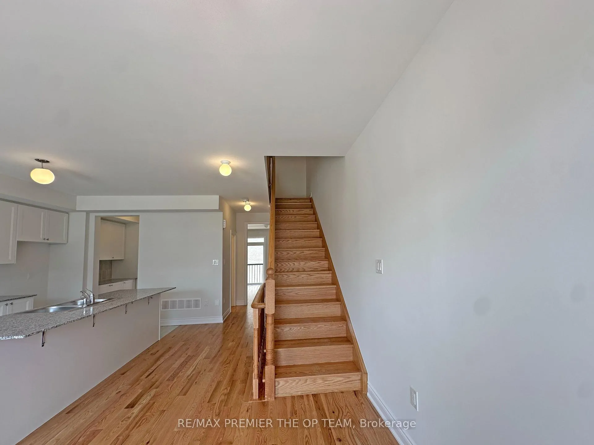 Photo 17 of 120 Tennant Circle, Vaughan, Vellore Village — HOMEH