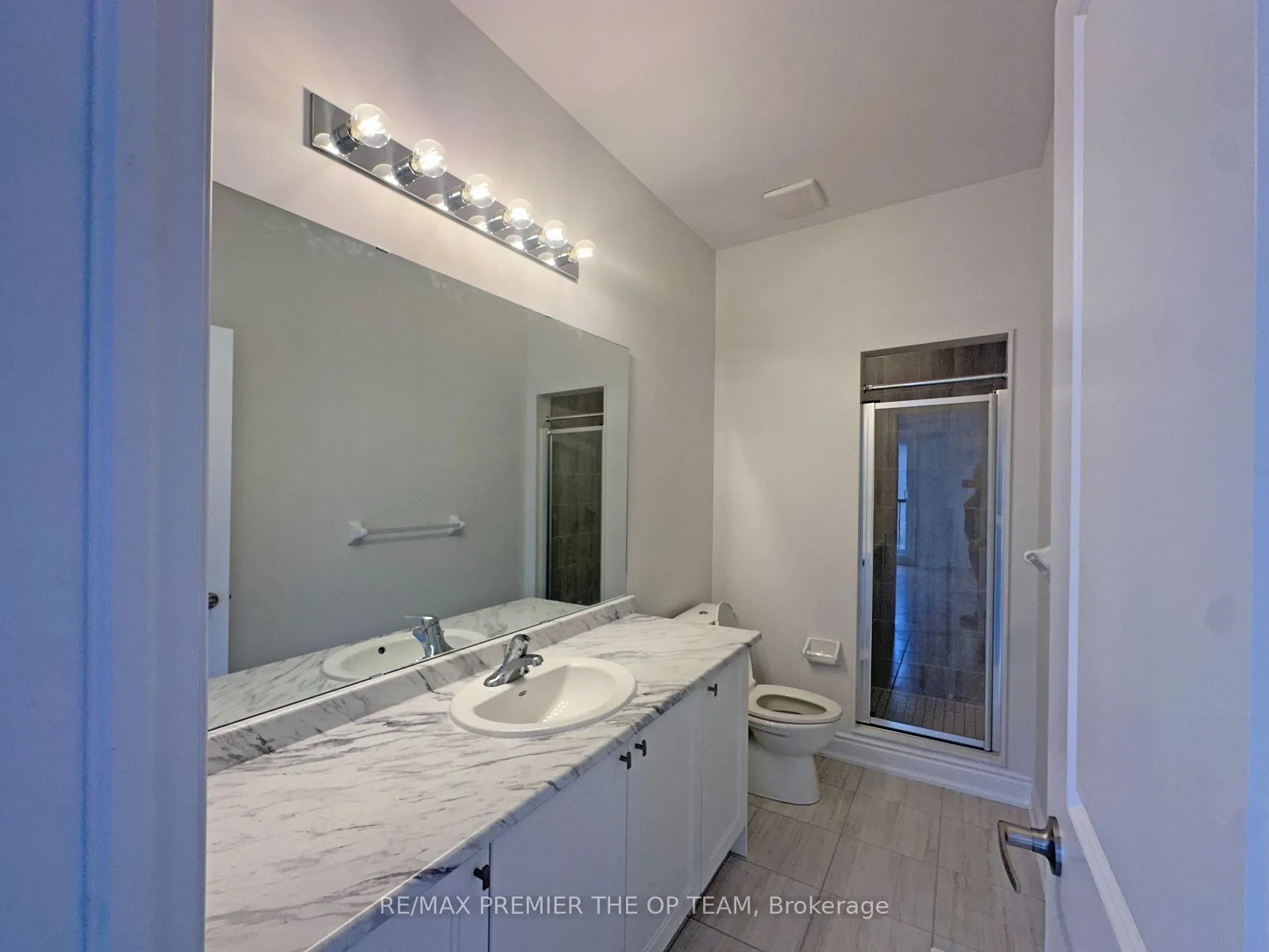 Photo 21 of 120 Tennant Circle, Vaughan, Vellore Village — HOMEH